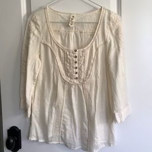 Floreat 3/4 sleeve gauzy top. 2